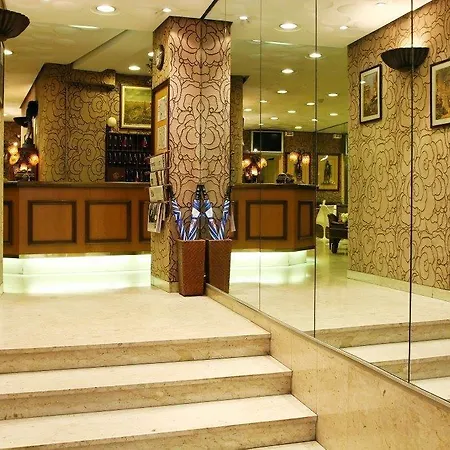 Hotel De Suez Parigi