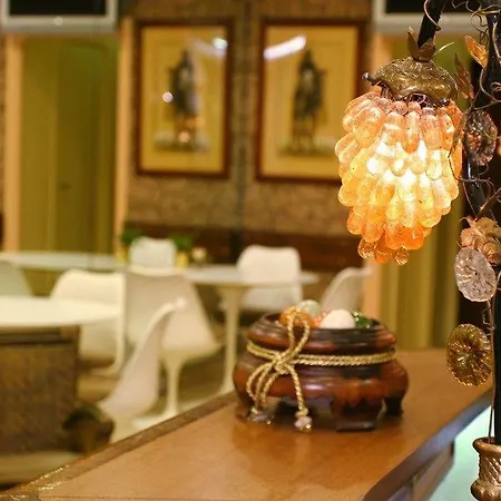 De Suez Hotel