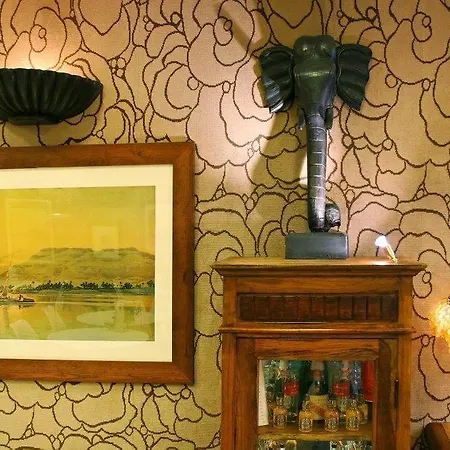De Suez Hotel
