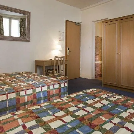 De Suez Hotel
