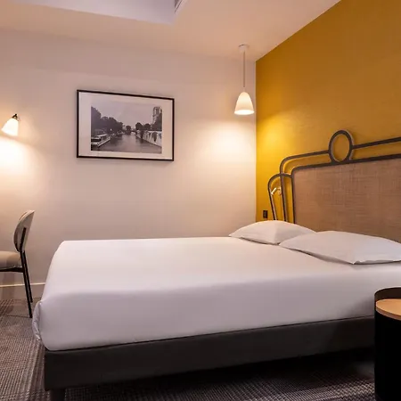 Hotel De Suez 3*