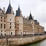 De Suez 3* Paris