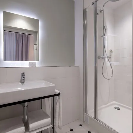 De Suez Hotel